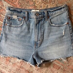 Abercrombie & Fitch The Mom Short High Rise jean shorts in a size 26
